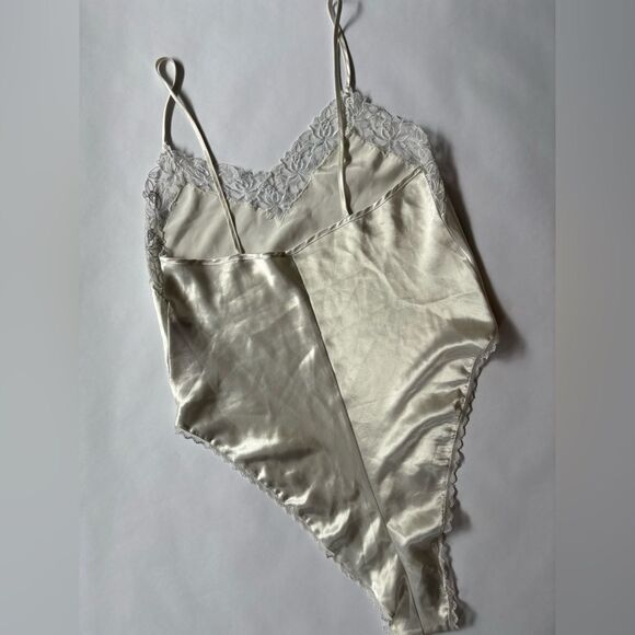 VICTORIA’S SECRET White Satin Lace Trim Bodysuit Vintage Lingerie Small - Picture 4 of 6